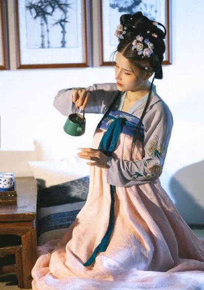 精子从高跟鞋里溢出来_1080P完整视频观看